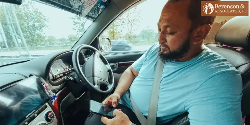 abogado de accidente de conductor distraído en taos